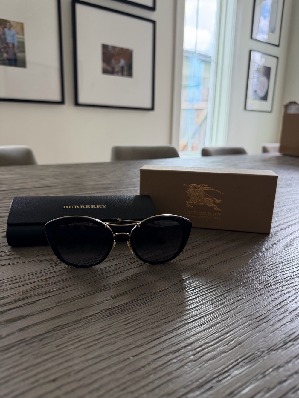 Burberry BE4251Q Black Polarized Cat Eye Sunglasses Case & Box